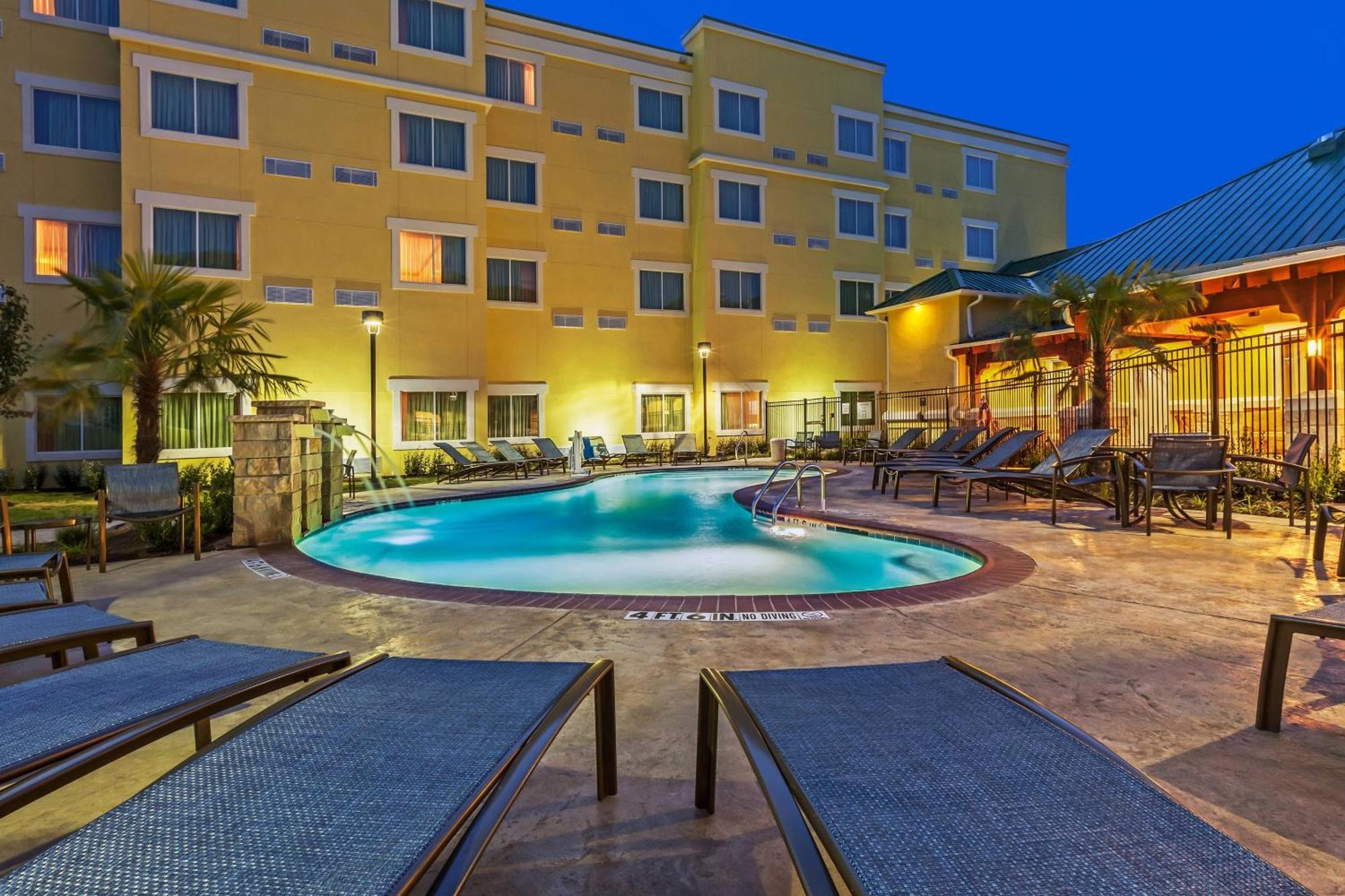 Отель Courtyard By Marriott Abilene Northeast Экстерьер фото