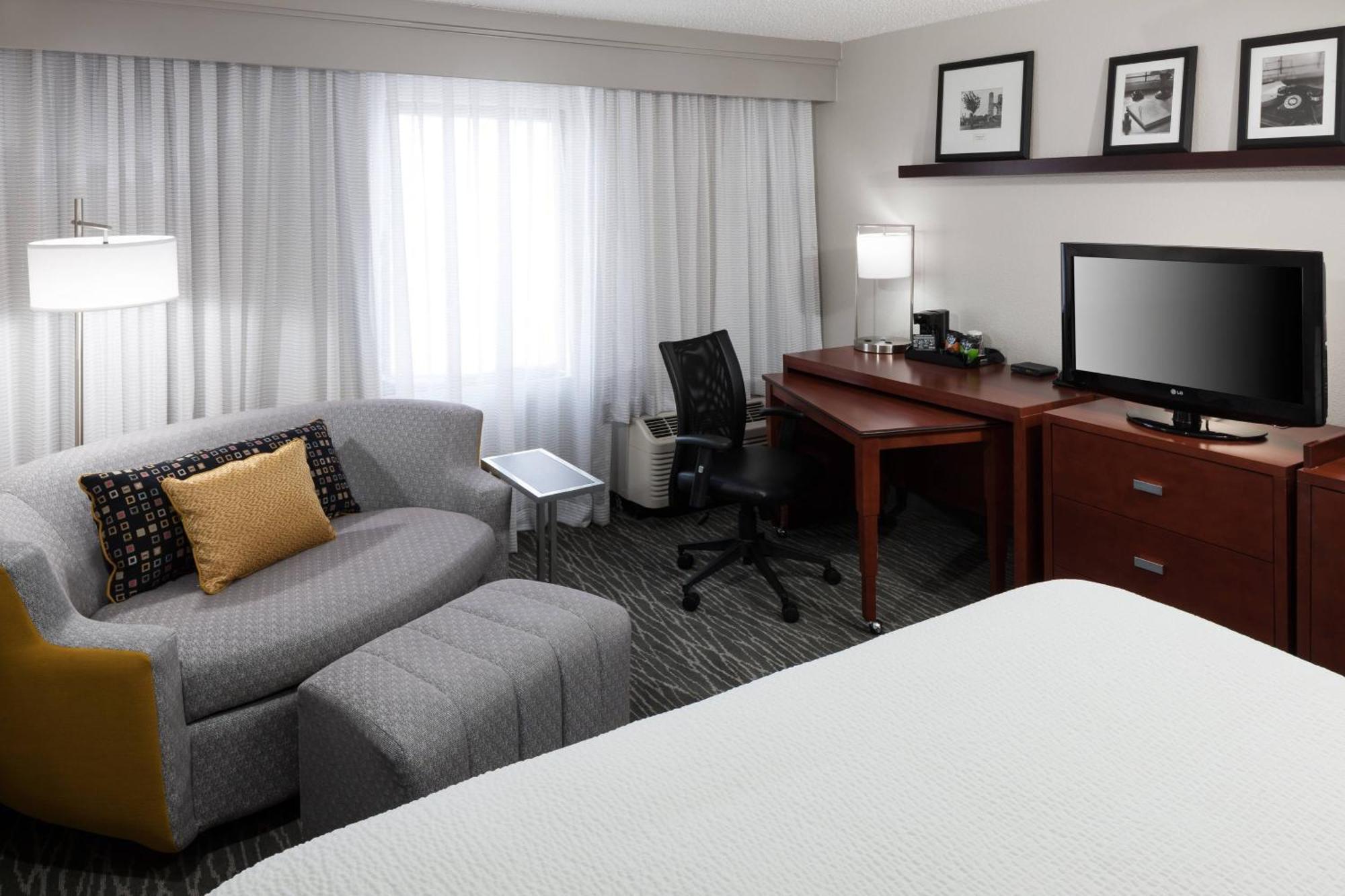 Отель Courtyard By Marriott Abilene Northeast Экстерьер фото