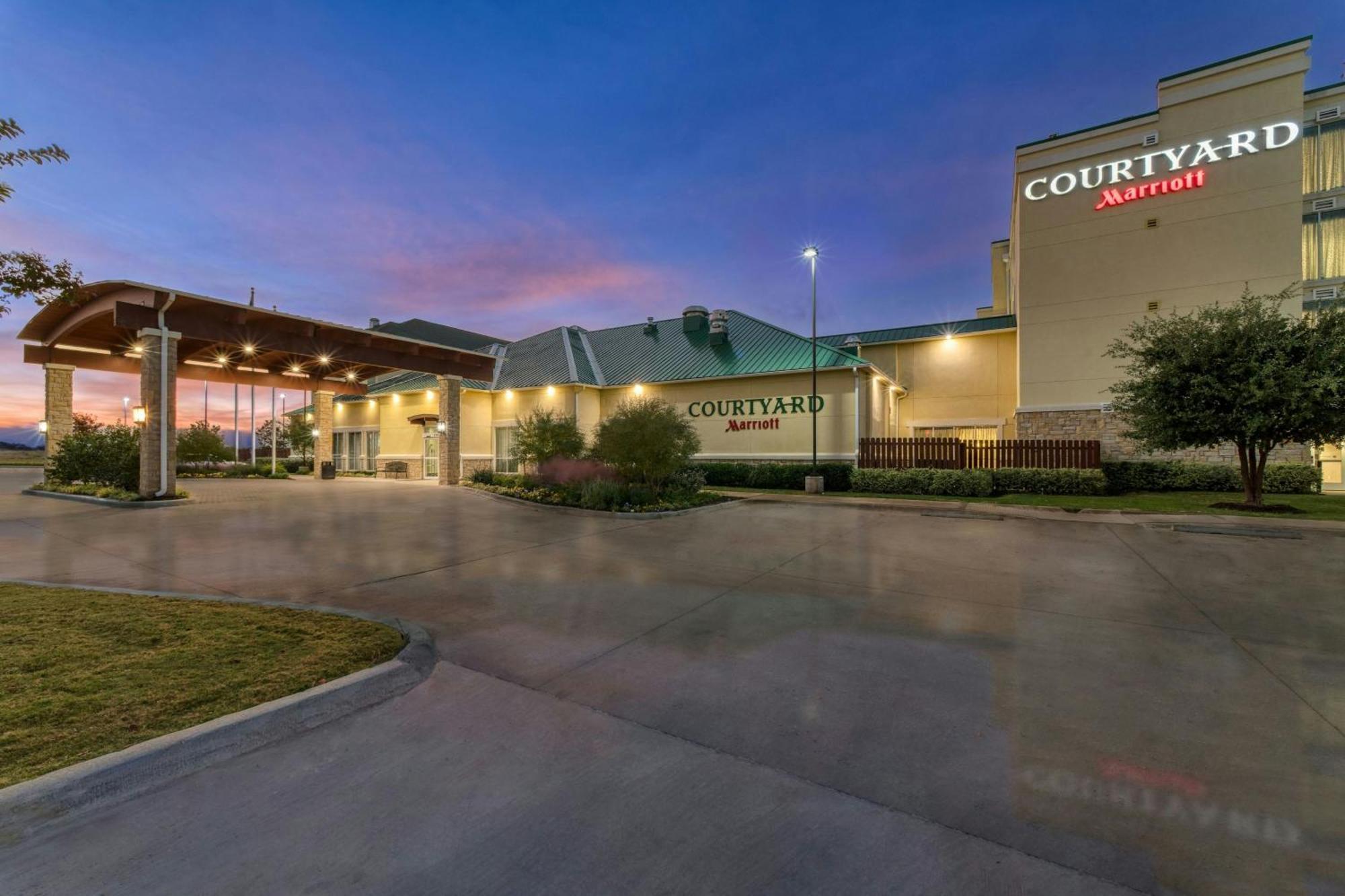 Отель Courtyard By Marriott Abilene Northeast Экстерьер фото